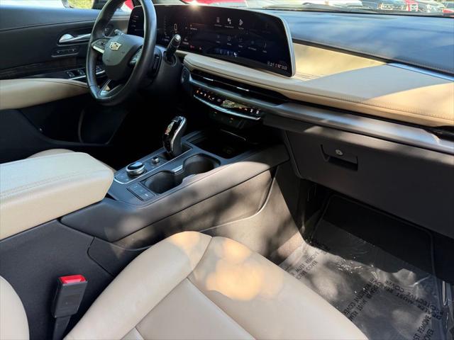 2025 Cadillac XT4 FWD Premium Luxury