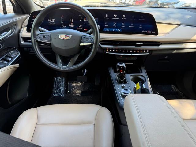 2025 Cadillac XT4 FWD Premium Luxury