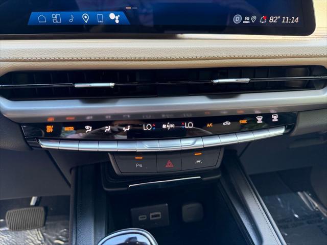 2025 Cadillac XT4 FWD Premium Luxury