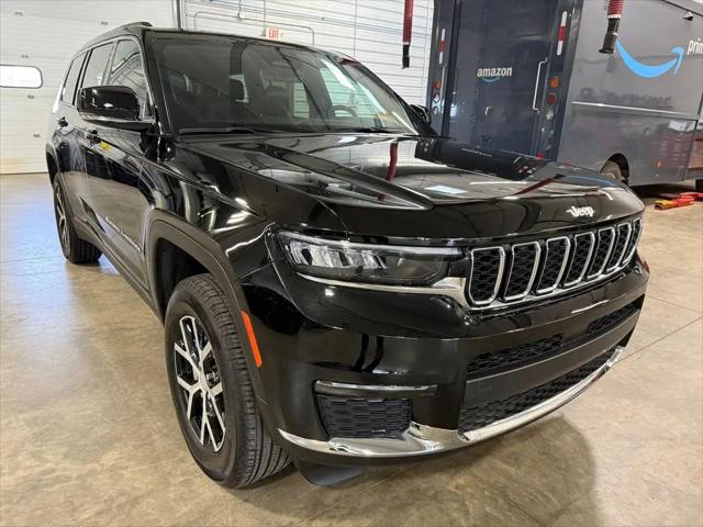 2025 Jeep Grand Cherokee L Limited 4x4 for sale in Galena, IL