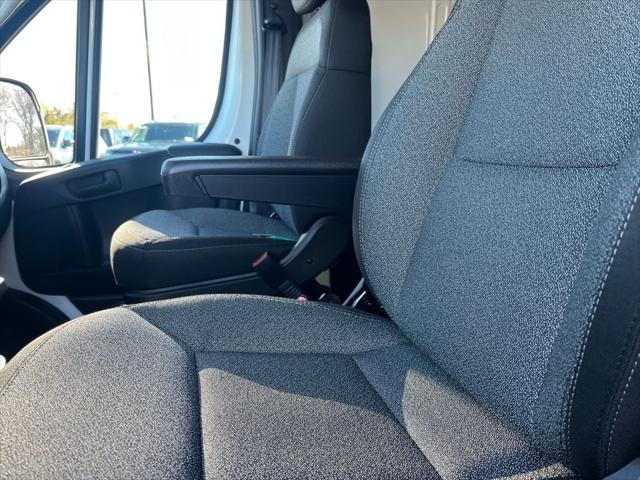 2026 Ram ProMaster Cargo Van Tradesman Low Roof 118" WB w/Pass Seat