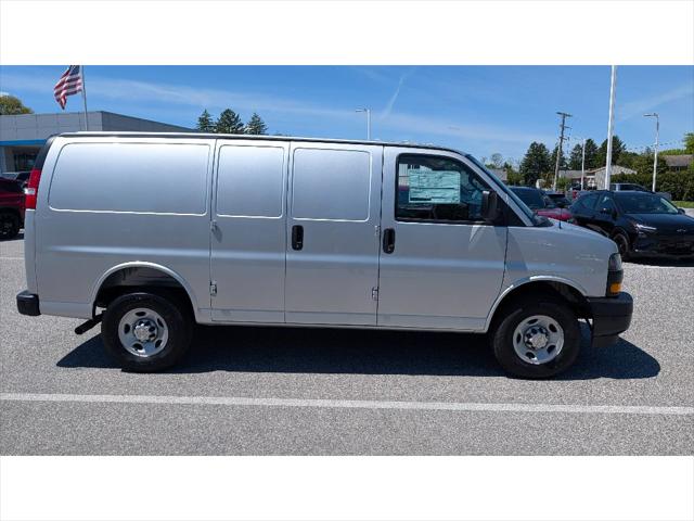 2026 Chevrolet Express Cargo Van 2500 Regular Wheelbase, WT, RWD