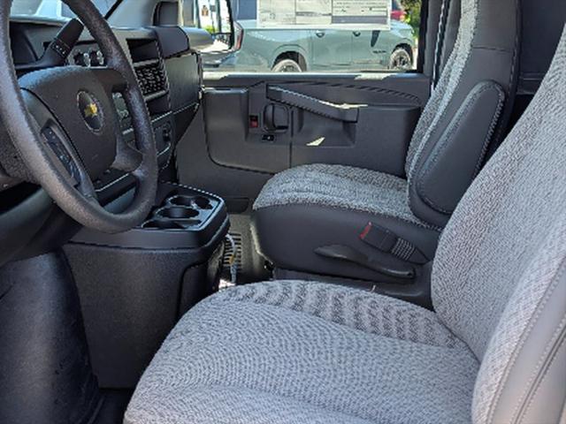 2026 Chevrolet Express Cargo Van 2500 Regular Wheelbase, WT, RWD