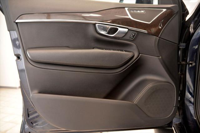 2017 Volvo XC90 T6 Momentum