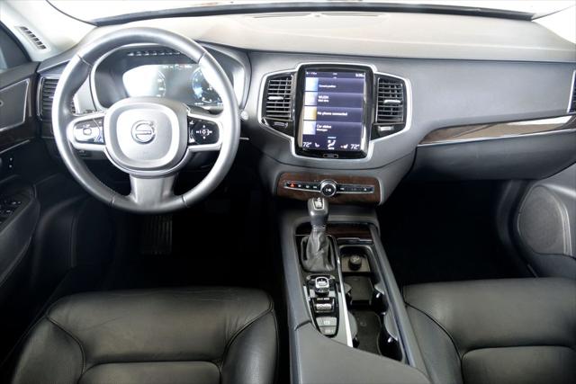 2017 Volvo XC90 T6 Momentum