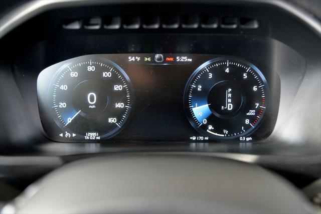 2017 Volvo XC90 T6 Momentum