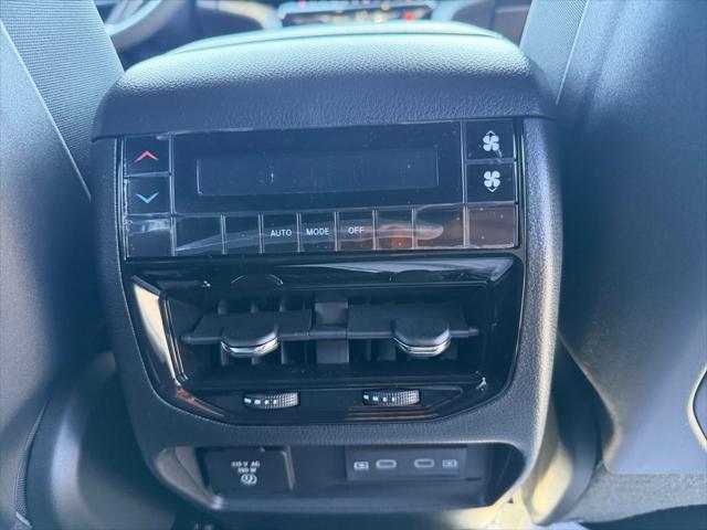 2026 Jeep Grand Cherokee L Altitude 4x4