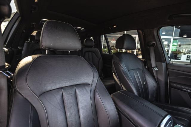 2022 BMW X7 M50i