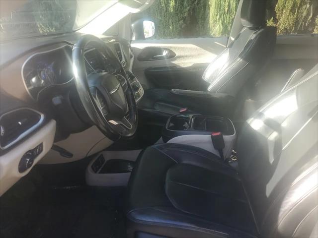 2017 Chrysler Pacifica Touring-L