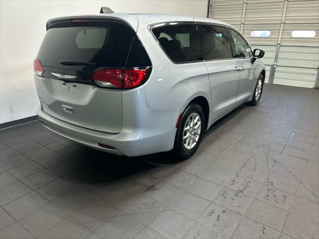 2024 Chrysler Voyager LX