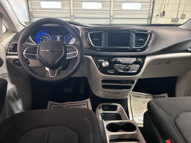 2024 Chrysler Voyager LX