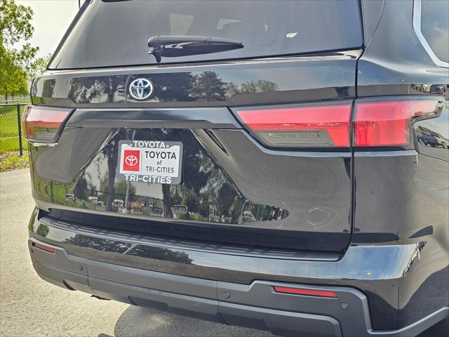 2023 Toyota Sequoia SR5