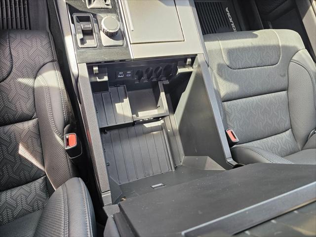 2023 Toyota Sequoia SR5
