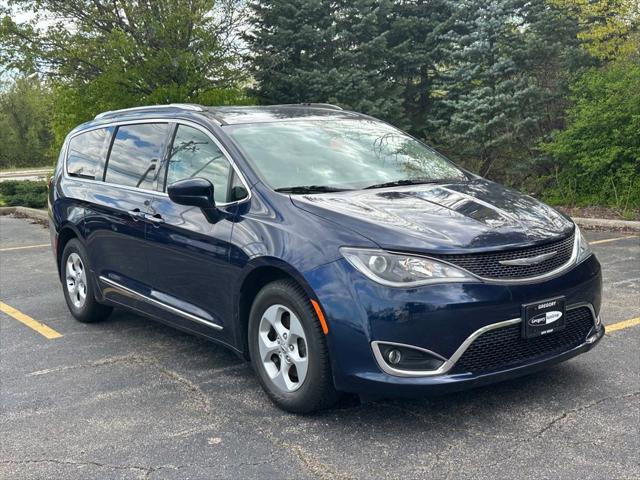 2017 Chrysler Pacifica Touring-L Plus