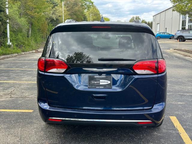 2017 Chrysler Pacifica Touring-L Plus