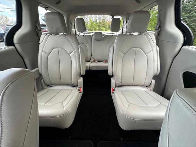 2017 Chrysler Pacifica Touring-L Plus