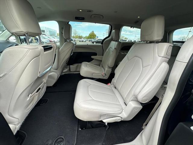 2017 Chrysler Pacifica Touring-L Plus