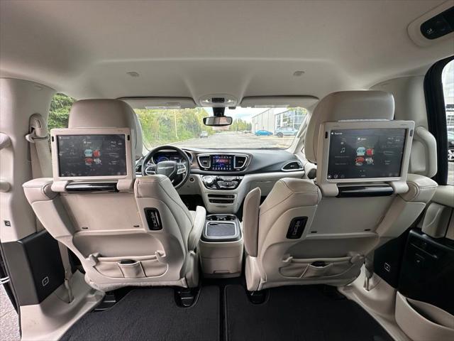 2017 Chrysler Pacifica Touring-L Plus