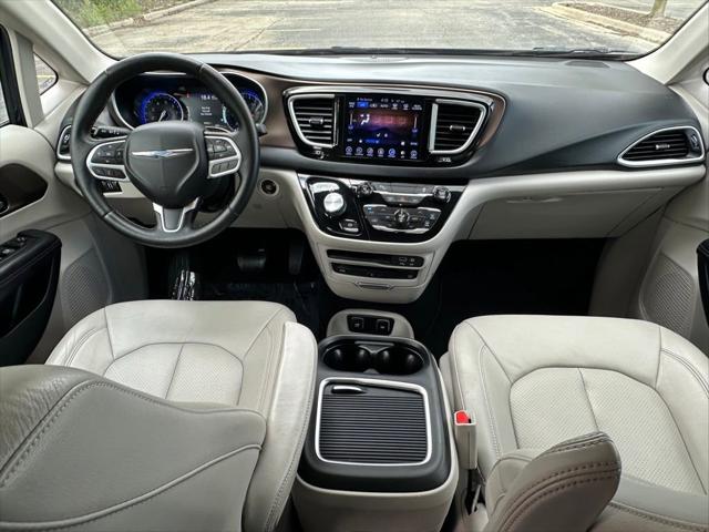 2017 Chrysler Pacifica Touring-L Plus