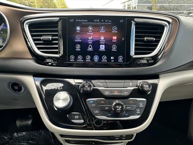 2017 Chrysler Pacifica Touring-L Plus