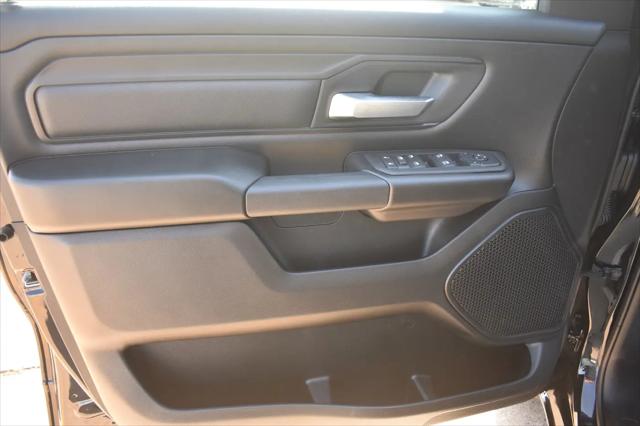 2026 Ram 1500 Express Crew Cab 4x4 5'7" Box