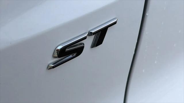 2024 Buick NV Sport Touring FWD
