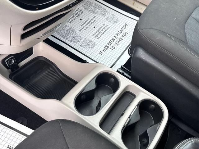 2022 Chrysler Voyager LX