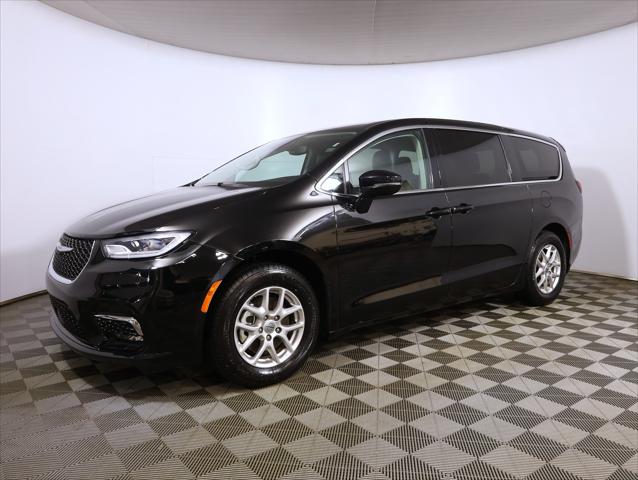 2024 Chrysler Pacifica Touring L for sale in Sioux Falls, SD
