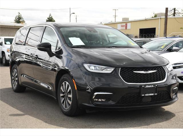 2023 Chrysler Pacifica Hybrid Touring L