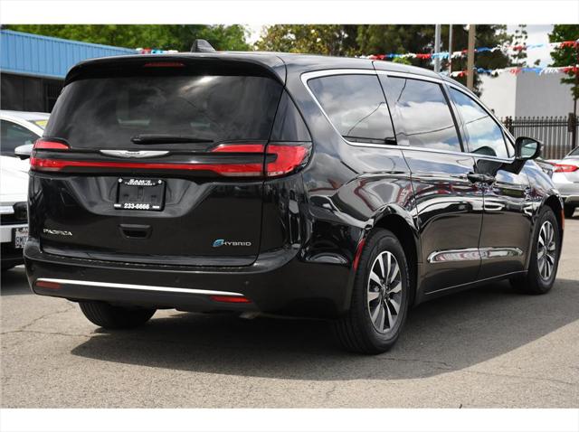 2023 Chrysler Pacifica Hybrid Touring L