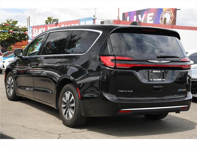 2023 Chrysler Pacifica Hybrid Touring L