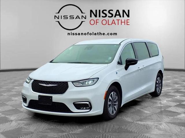 2024 Chrysler Pacifica Hybrid Select for sale in Olathe, KS
