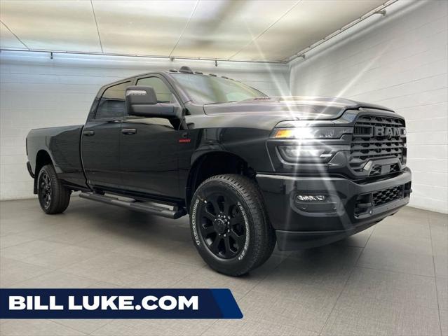 2026 RAM Ram 2500 RAM 2500 BLACK EXPRESS CREW CAB 4X4 8 BOX