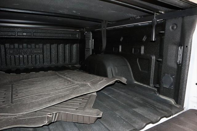 2023 GMC Sierra 1500 4WD Crew Cab Short Box Elevation with 3SB