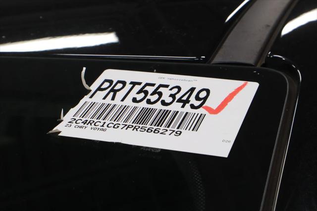 2023 Chrysler Voyager LX