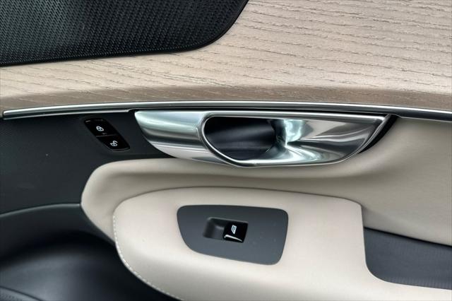 2026 Volvo XC90 Plug-In Hybrid Plus, T8 AWD, Electric/Gasoline, Bright, 7 Seats