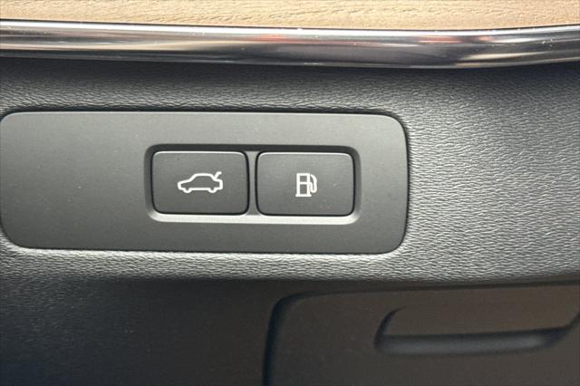 2026 Volvo XC90 Plug-In Hybrid Plus, T8 AWD, Electric/Gasoline, Bright, 7 Seats