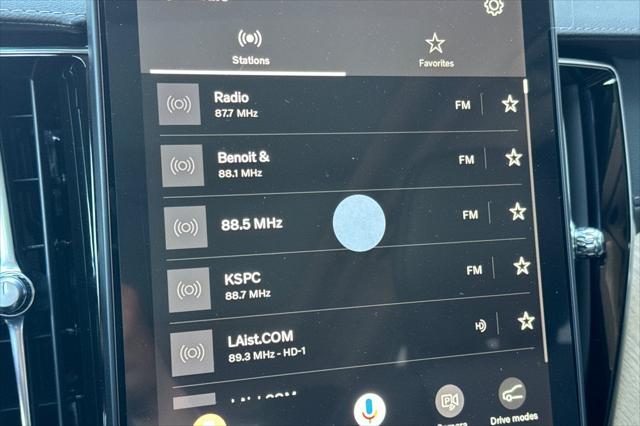 2026 Volvo XC60 Plug-In Hybrid Ultra, T8 AWD Electric/Gasoline, Dark