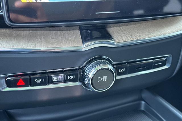 2026 Volvo XC60 Plug-In Hybrid Ultra, T8 AWD Electric/Gasoline, Dark