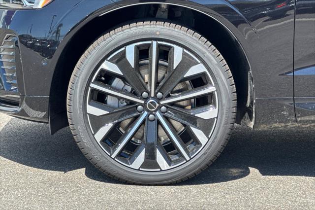 2026 Volvo XC60 Plug-In Hybrid Ultra, T8 AWD Electric/Gasoline, Dark