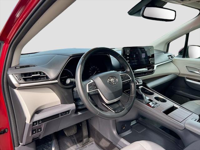 2023 Toyota Sienna XLE