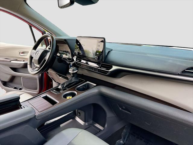 2023 Toyota Sienna XLE