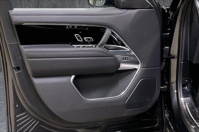 2025 Land Rover Range Rover P400 SE