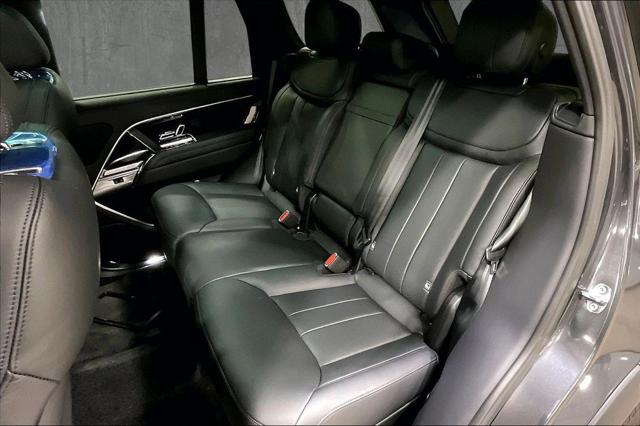 2025 Land Rover Range Rover P400 SE