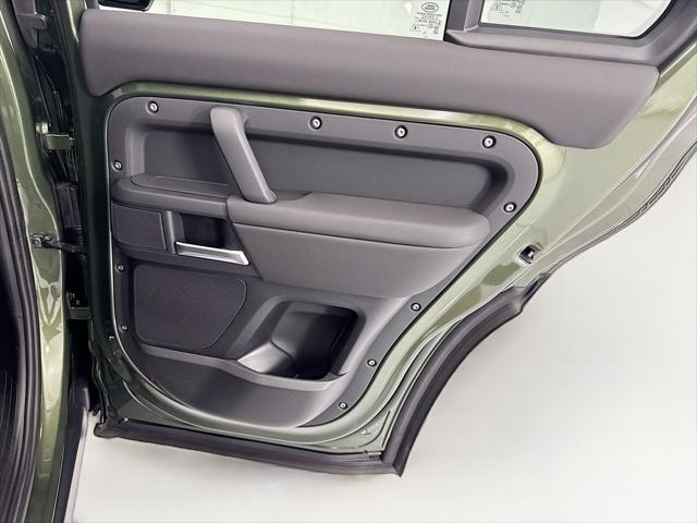 2026 Land Rover Defender P400 X-Dynamic SE