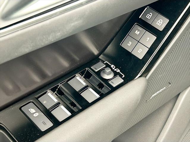 2026 Land Rover Range Rover Velar P250 Dynamic SE