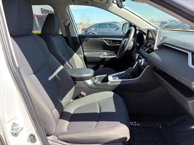 2025 Toyota RAV4 Hybrid LE