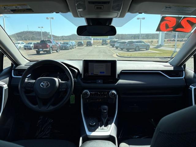 2025 Toyota RAV4 Hybrid LE