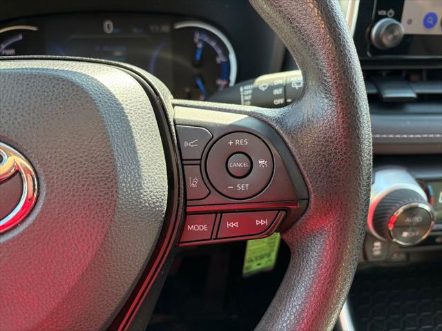 2025 Toyota RAV4 Hybrid LE