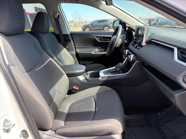 2025 Toyota RAV4 Hybrid LE